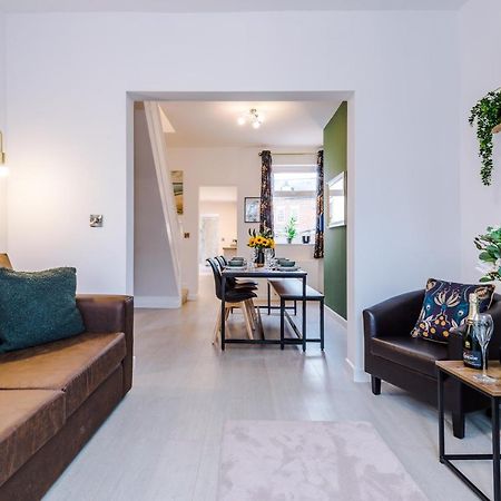 Stunning 3-Bed Home In Nantwich By 53 Degrees Property - Amazing Location, Ideal For Groups - Sleeps 6 Экстерьер фото